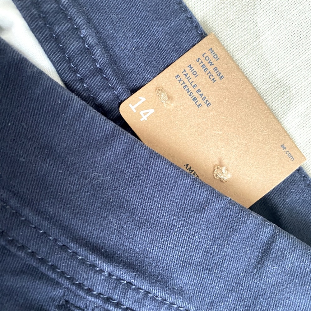 Shorts - Picture 2 of 3